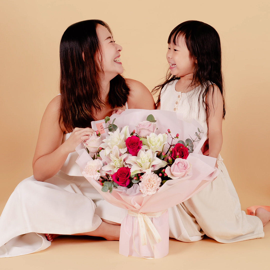 bloomthis-bouquet-beatrice-rose-lily-bouquet-1080x1080-07