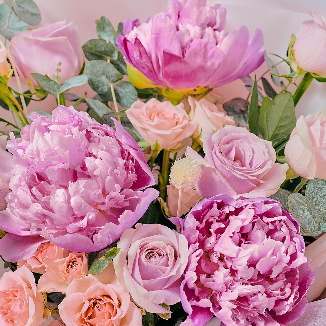 bloomthis-bouquet-piper-rose-peony-bouquet-1080x1080-03_a2f298f6-b7af-475e-94b4-3f0c73a5450a