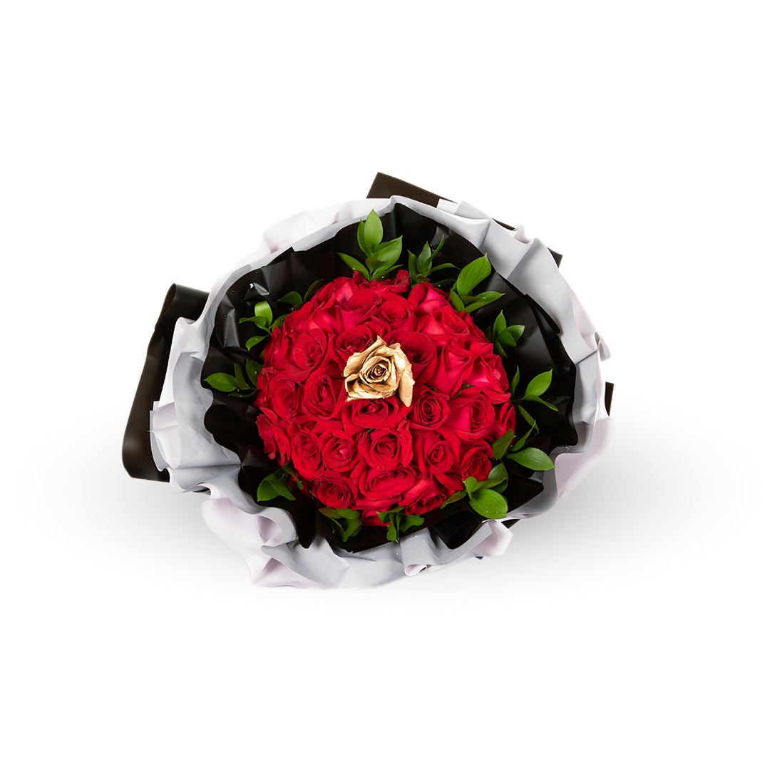 Sweetheart Red & Gold Rose Mother's Day Bouquet (MD)