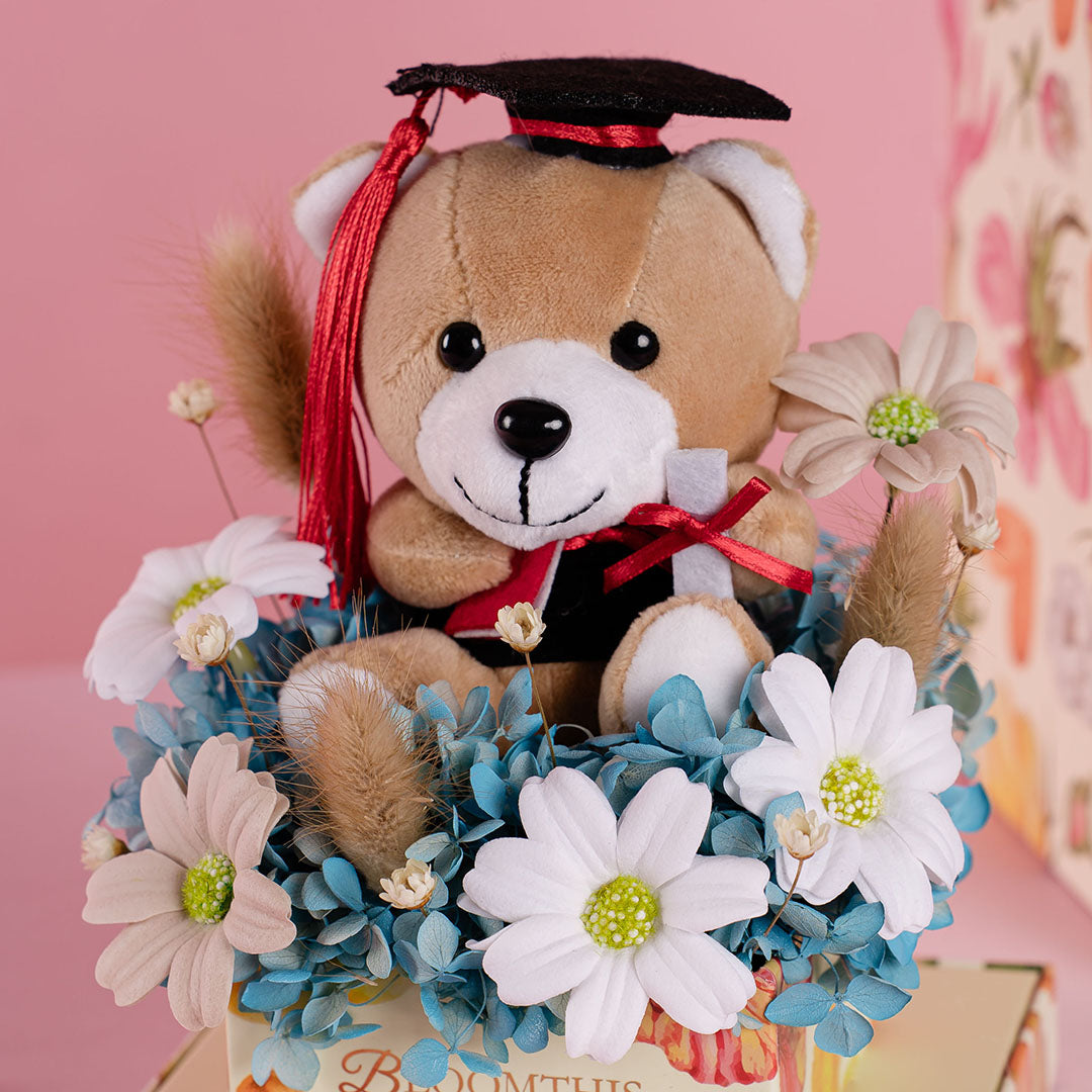 bloomthis-everlasting-endeavour-blue-soap-preserved-flower-graduation-bear-memento-gift-box-1080x1080-05
