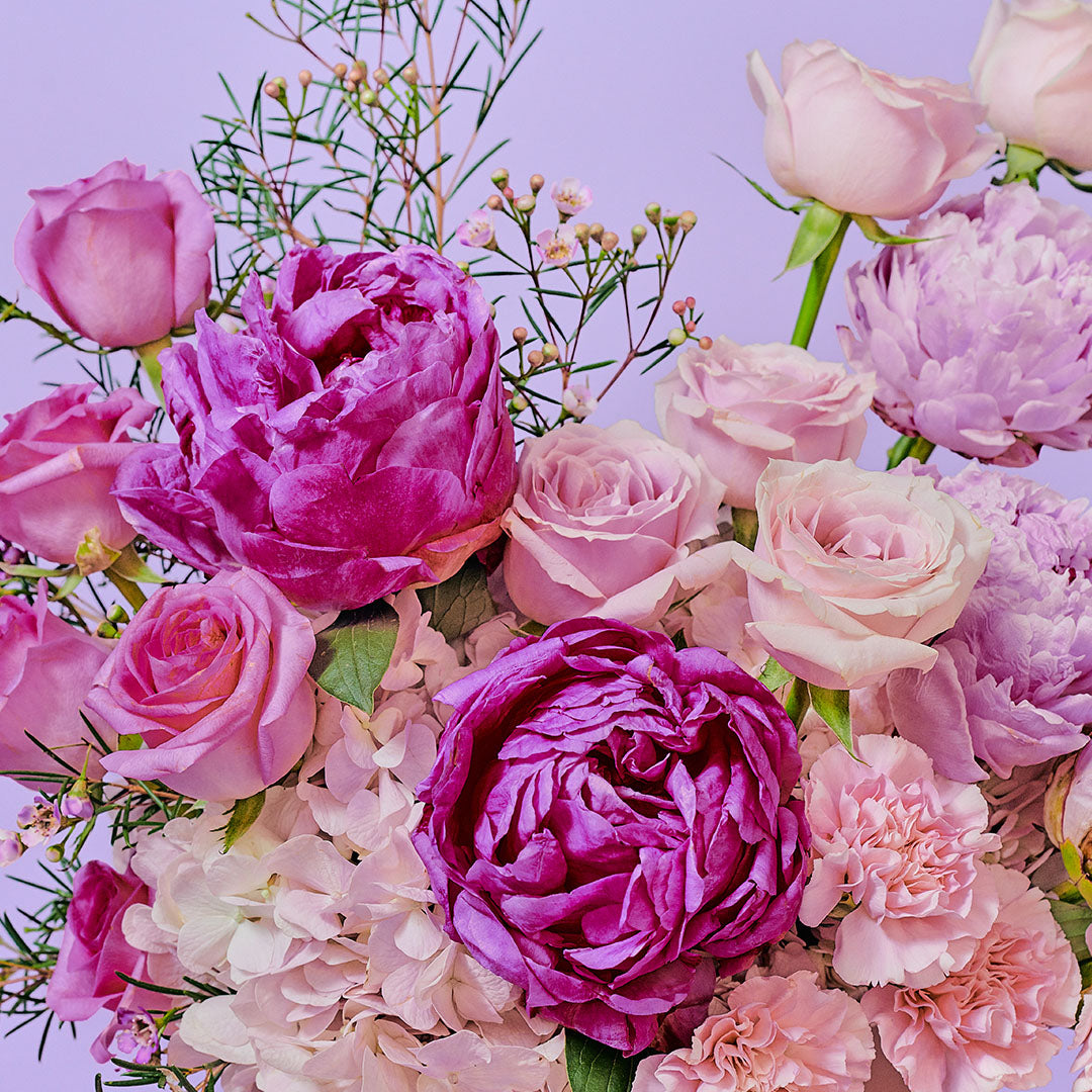 bloomthis-hat-box-aubrey-pink-peony-flower-box-1080x1080-05_2a692844-08ef-40fc-a142-f782d068f8f1