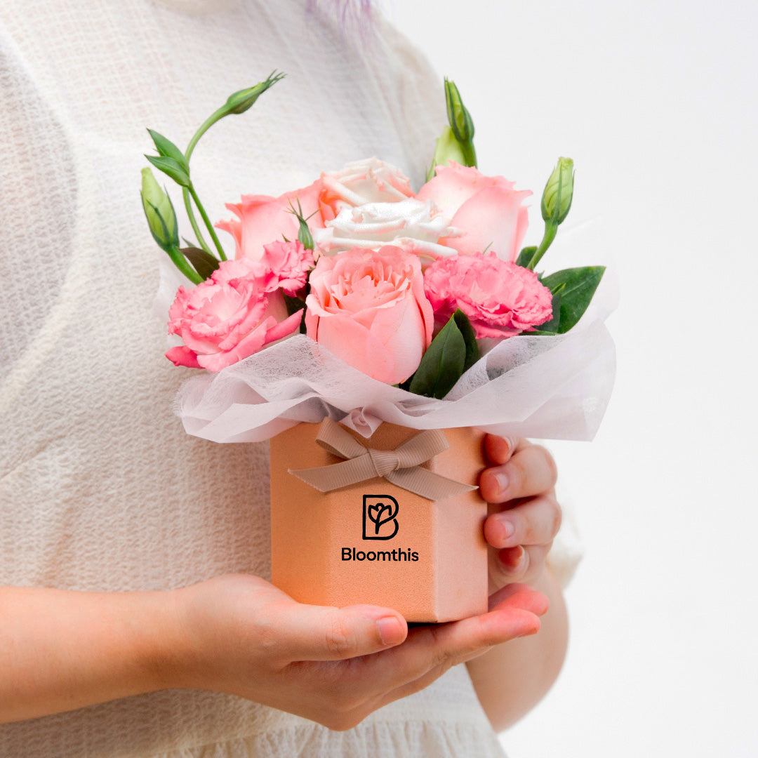 bloomthis-hat-box-belinda-rose-mini-flower-box-1080x1080-02_6d1913cb-701f-4ae5-9c41-7c4f339ebd3a
