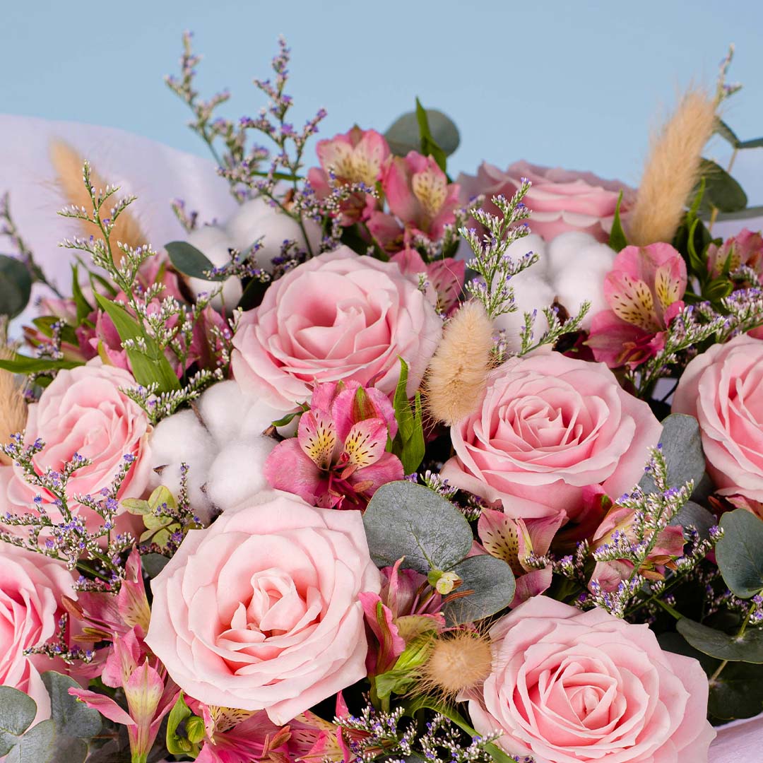 bloomthis-hat-box-esmerelda-pink-rose-flower-box-1080x1080-05_7c9c2140-e7fc-4913-894f-40d267e8b31e