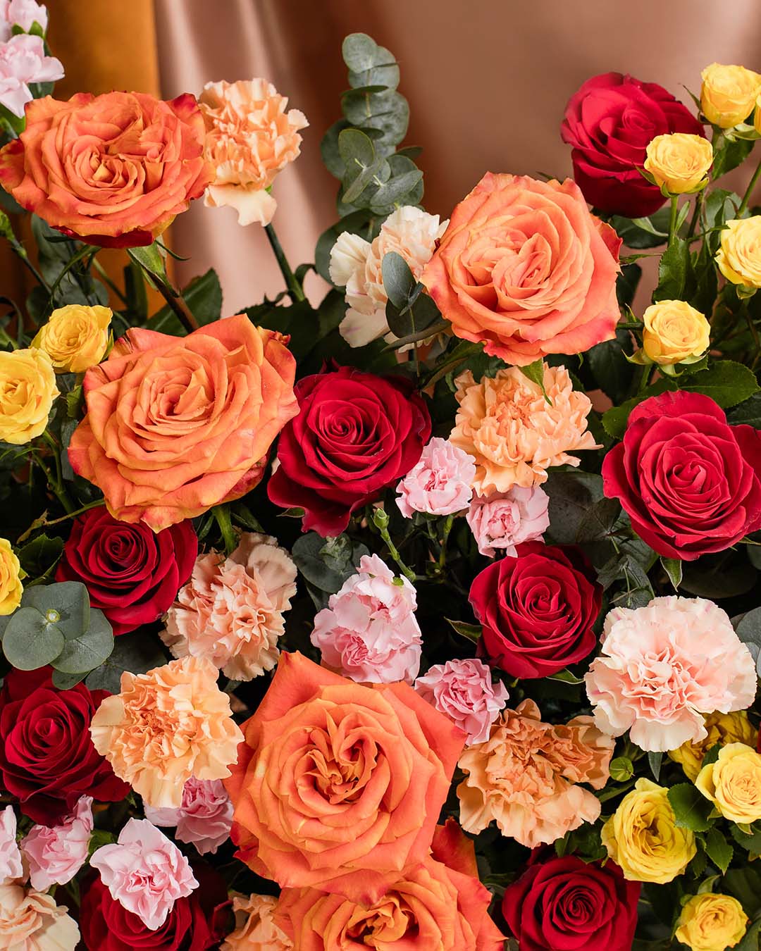 bloomthis-hat-box-luxe-marmara-red-rose-flower-box-1080x1350-04