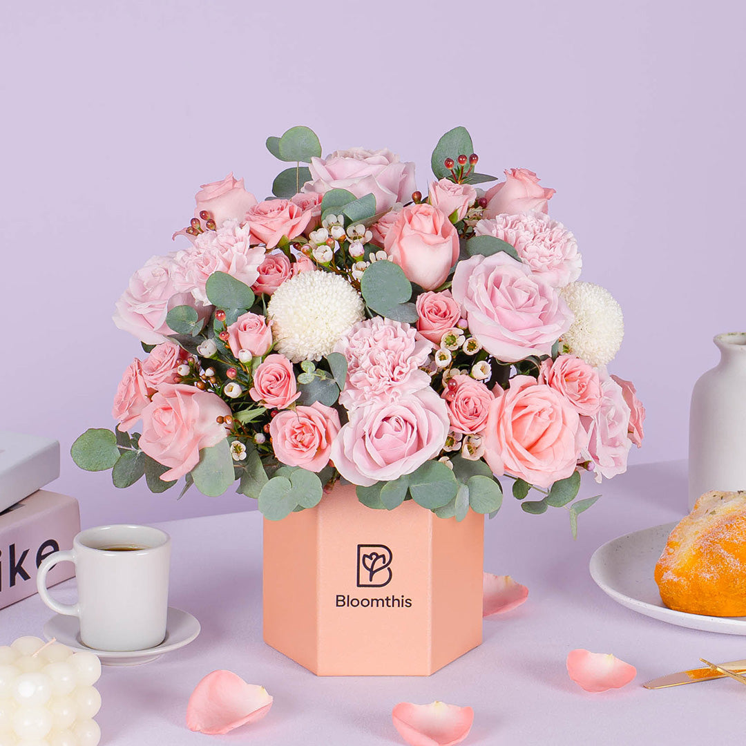 bloomthis-hat-box-nadine-pink-carnation-flower-box-1080x1080-03