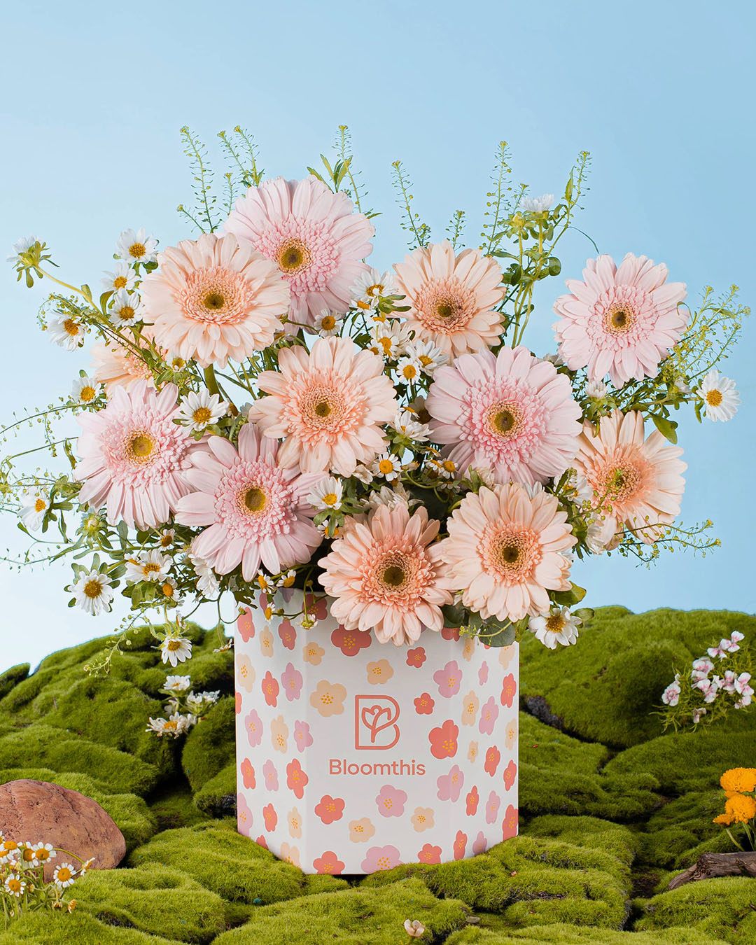 bloomthis-hat-box-spring-whimsy-hana-pink-gerbera-flower-box-1080x1350-01