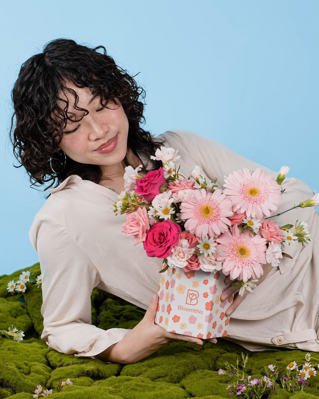 bloomthis-hat-box-spring-whimsy-zandra-pink-gerbera-flower-box-1080x1350-07