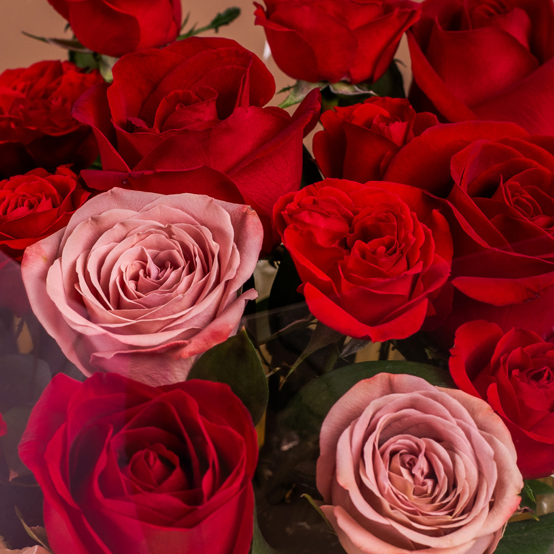 bloomthis-bouquet-amaal-red-rose-bouquet-1080x1080-05