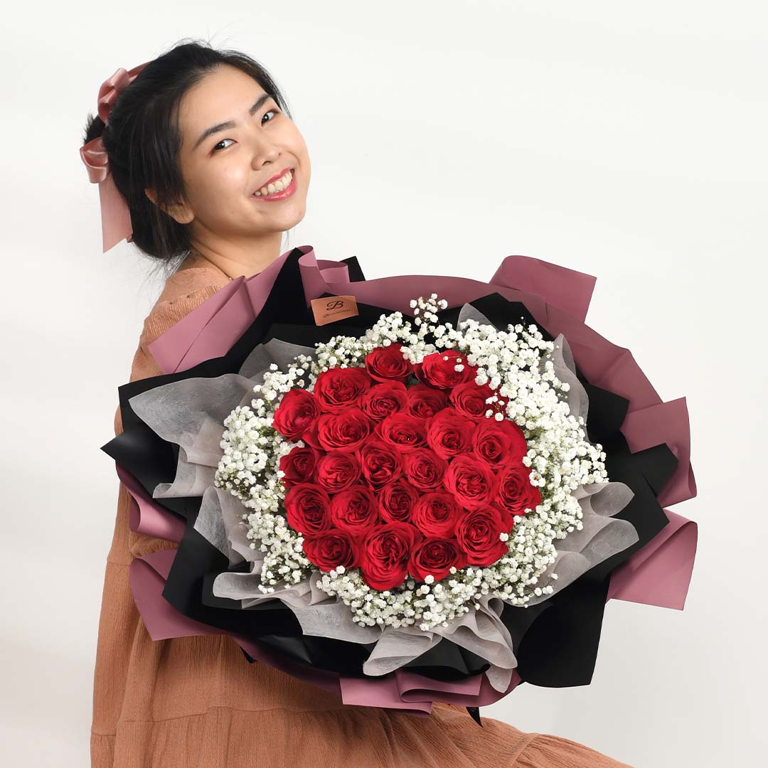 bloomthis-bouquet-aphrodite-red-rose-bouquet-1080x1080-02