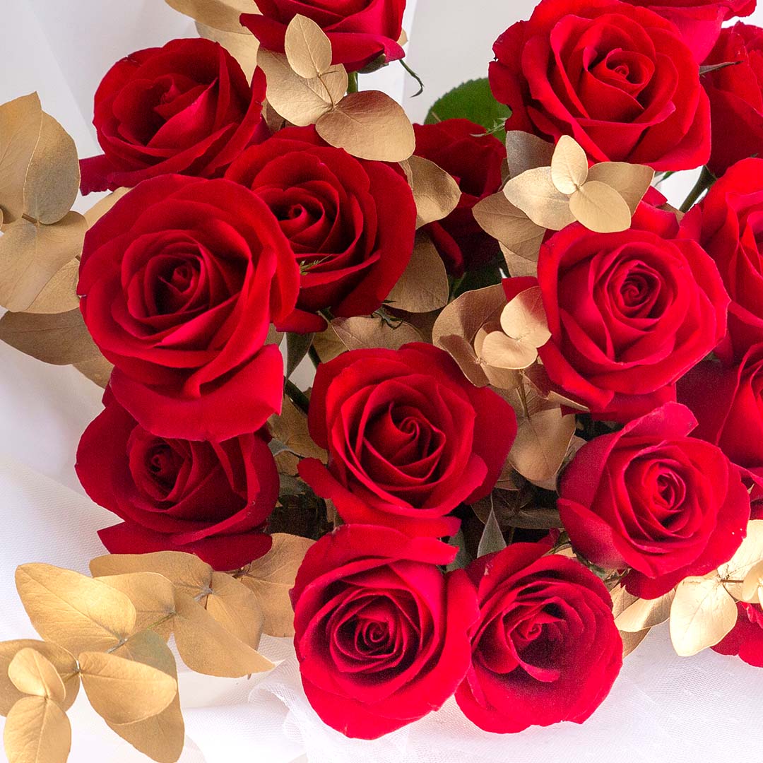 bloomthis-bouquet-charlotte-red-rose-bouquet-1080x1080-07