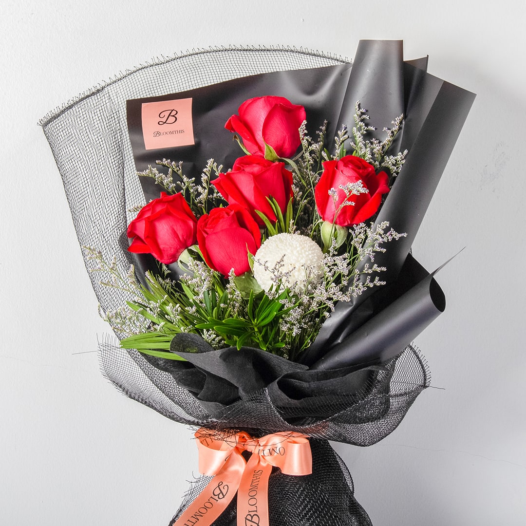 bloomthis-bouquet-evelyn-black-1080x1080-02