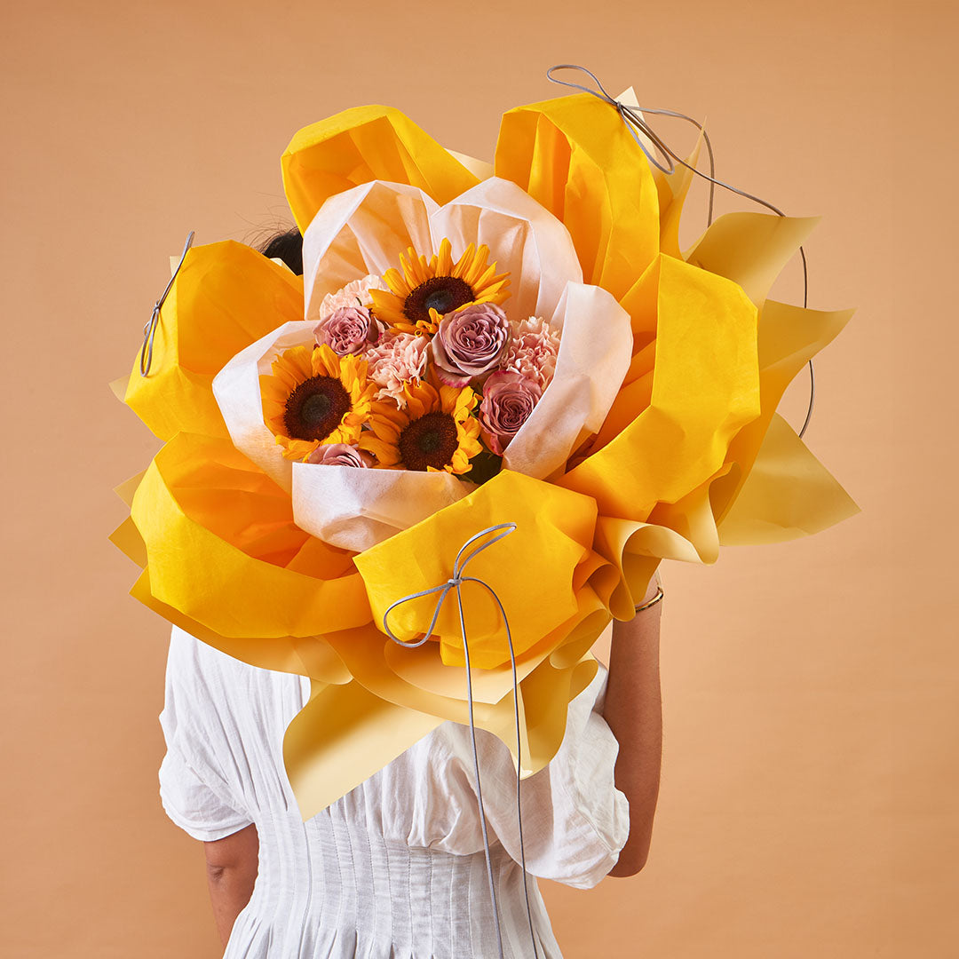 bloomthis-bouquet-iriana-yellow-sunflower-rose-petal-bouquet-1080x1080-06