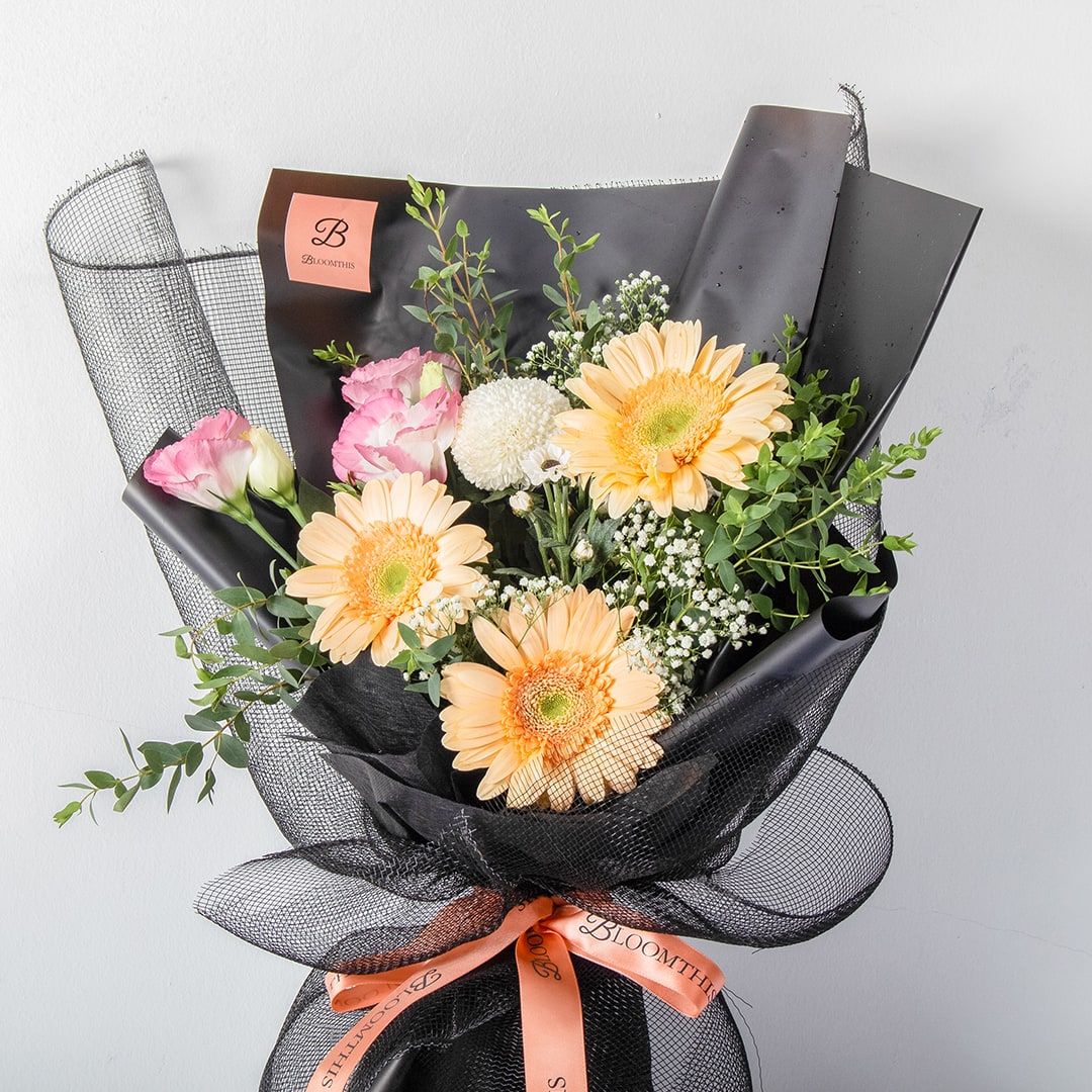 bloomthis-bouquet-isabella-black-1080x1080-02