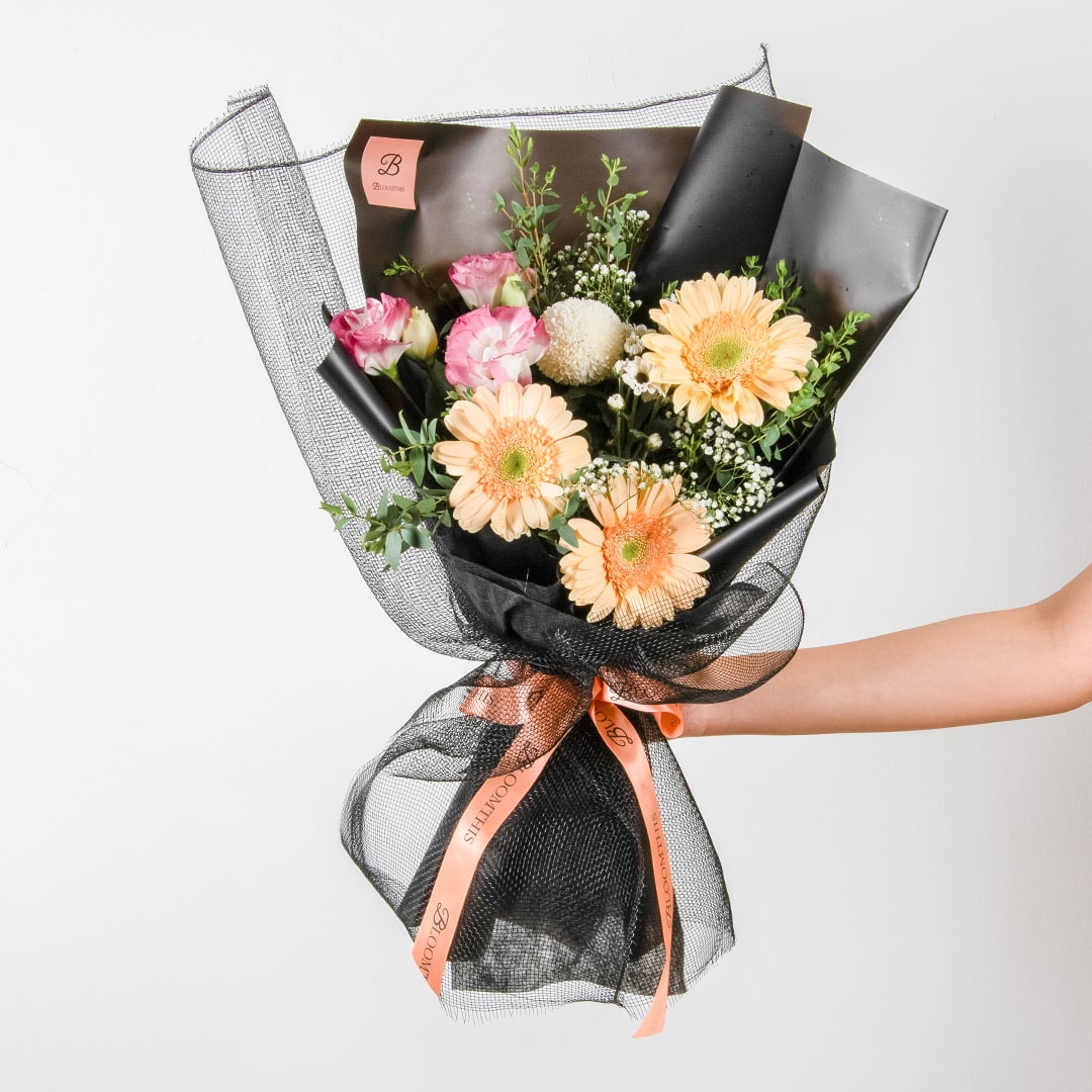 bloomthis-bouquet-isabella-black-1080x1080-03