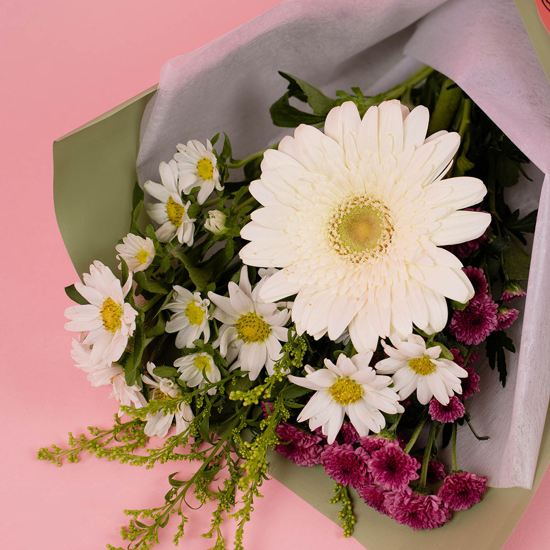 bloomthis-bouquet-meadow-cream-gerbera-bouquet-1080x1080-02