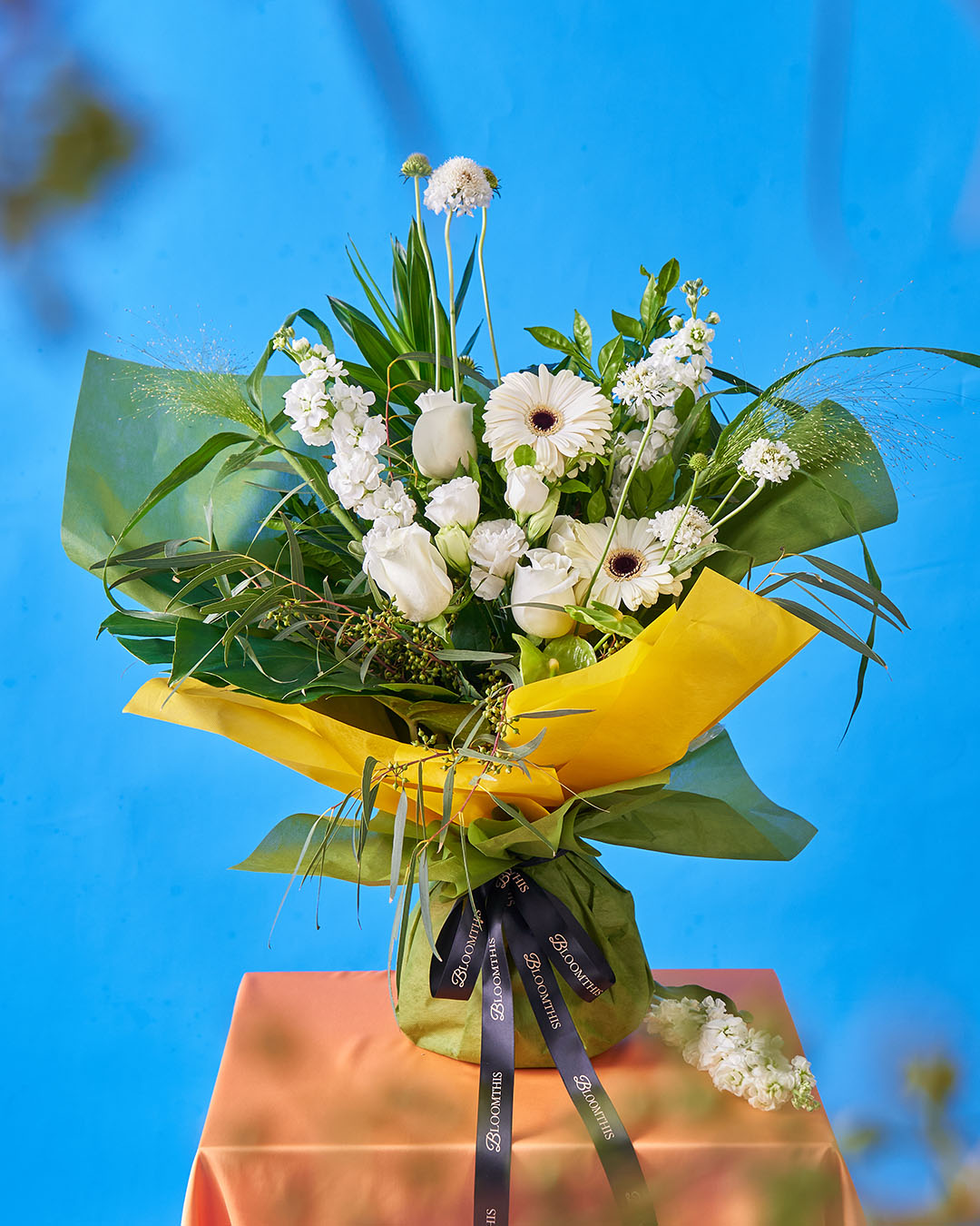 no filter white rose bouquet