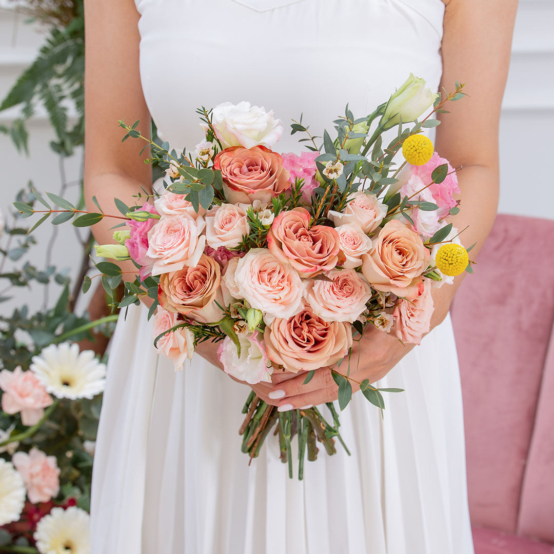bloomthis-hand-tied-bouquet-callie-cappuccino-rose-bridal-bouquet-1080x1080-02