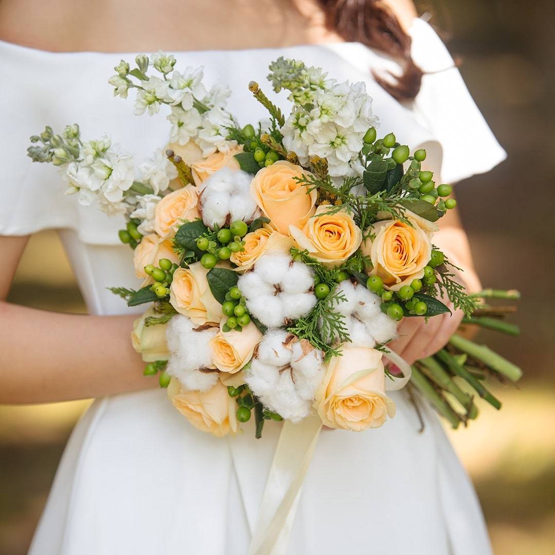 bloomthis-hand-tied-bouquet-hannah-1080x1080-01