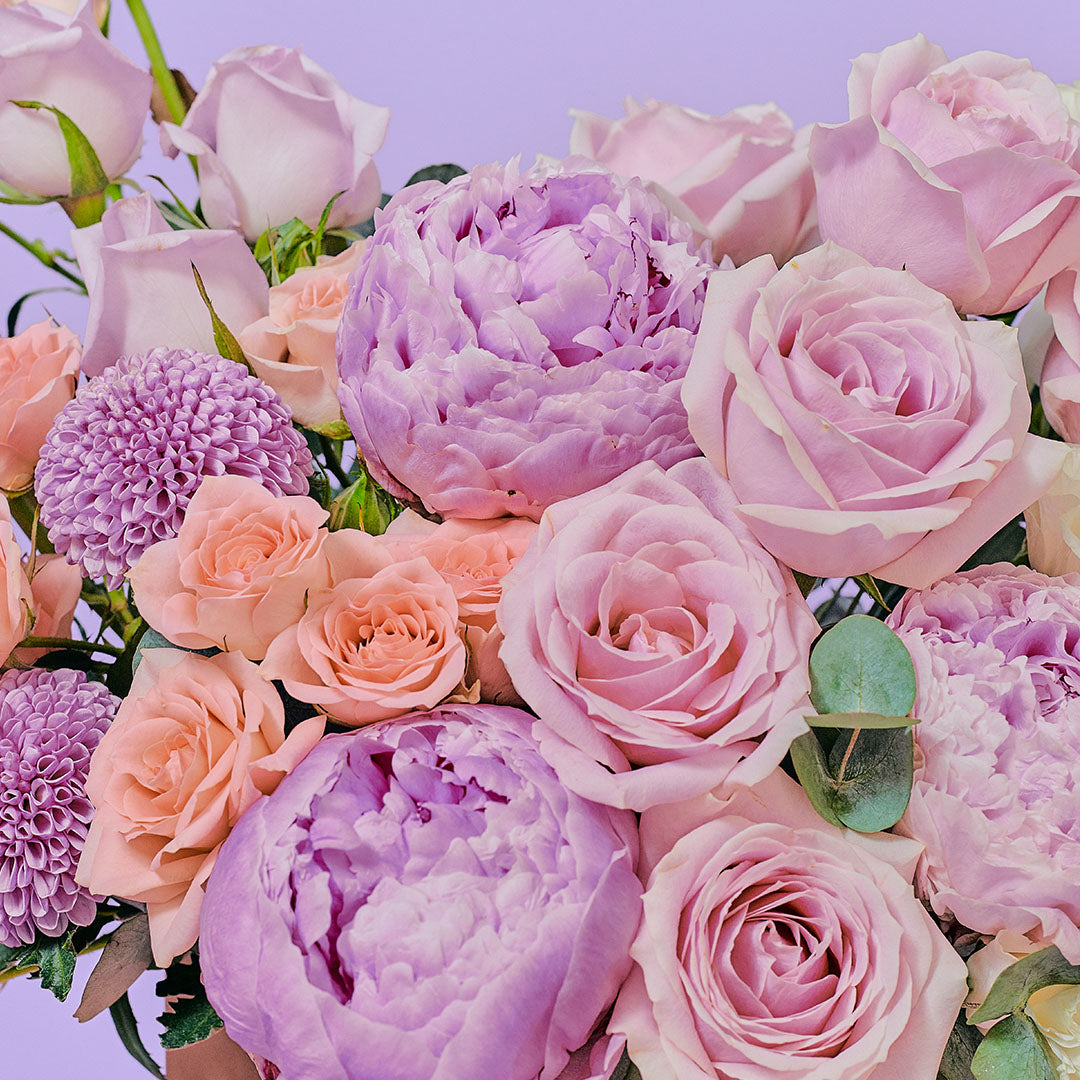 bloomthis-hat-box-arianna-pink-peony-flower-box-1080x1080-05_d9664a9d-b274-49d5-a1ca-156496015a90