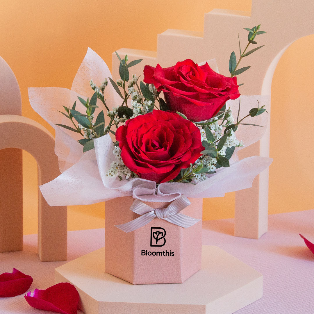 bloomthis-hat-box-chandra-rose-mini-flower-box-1080x1080-03_92607908-154d-4c29-8ad4-0a70ee6d985d