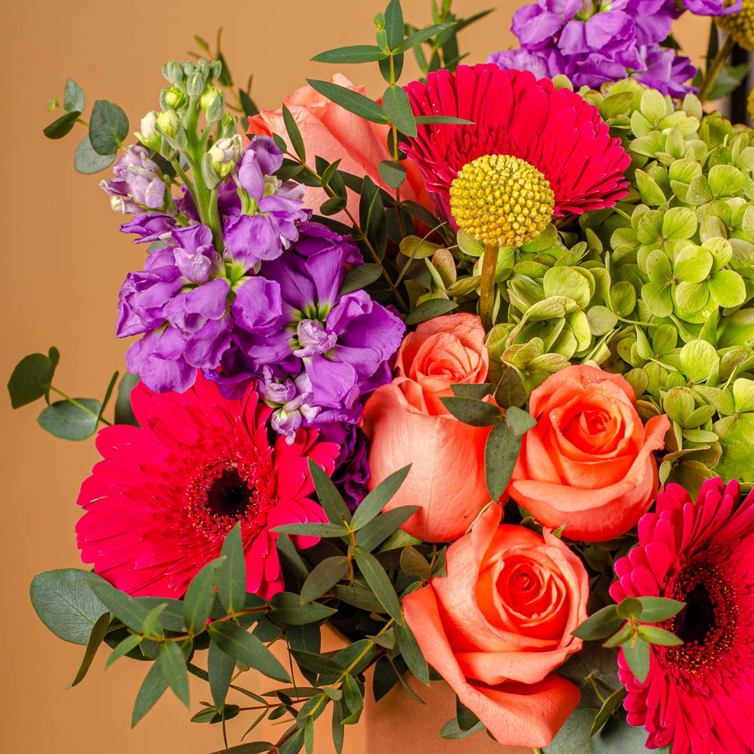 bloomthis-hat-box-gloria-hydrangea-gerbera-flower-box-1080x1080-08