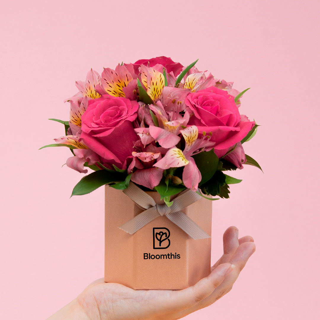 bloomthis-hat-box-gwendolyn-rose-mini-flower-box-1080x1080-01_c58ea34e-cc4a-4d4e-8f2c-ee5c5da7ea48