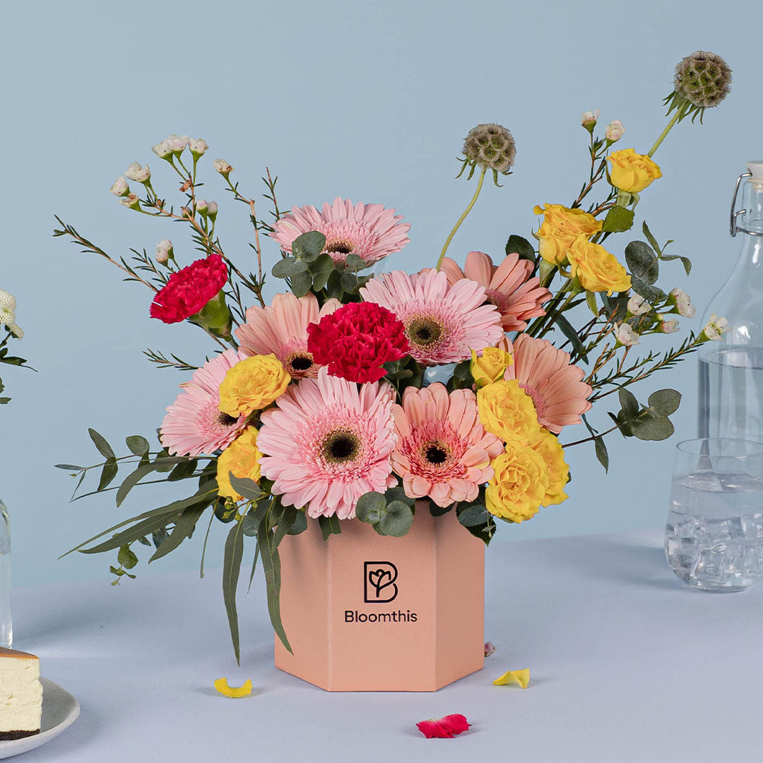 bloomthis-hat-box-izzy-pink-daisy-flower-box-1080x1080-03_7e583c14-9111-476c-9b8a-5abbc6434405