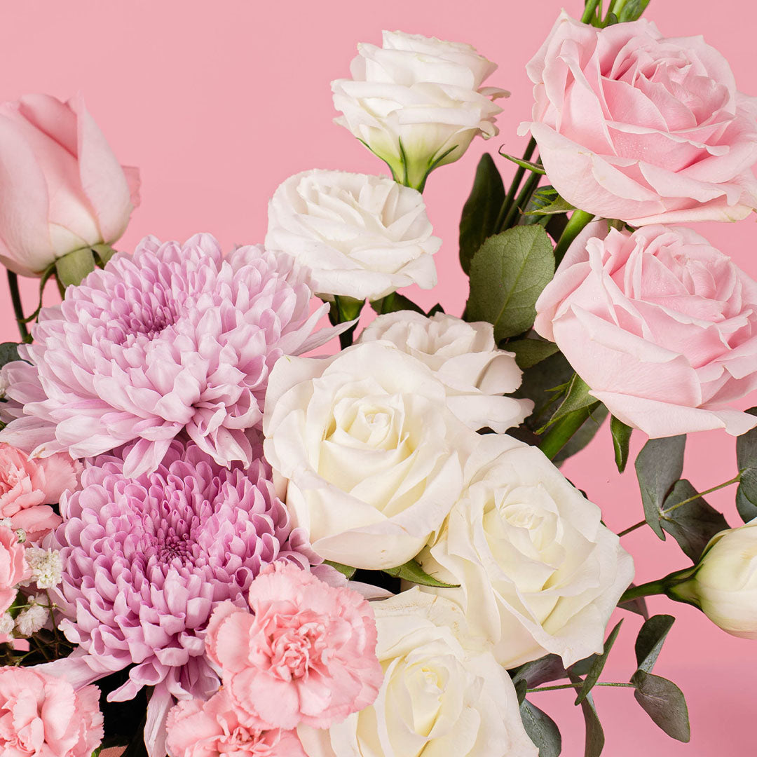 bloomthis-hat-box-joanne-rose-chrysanthemum-flower-box-1080x1080-05