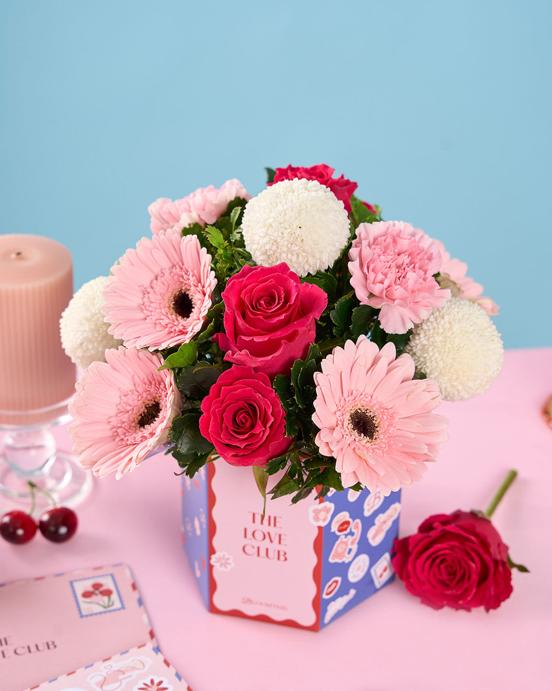 bloomthis-hat-box-love-club-marilyn-gerbera-rose-valentines-day-flower-box-1080x1350-06