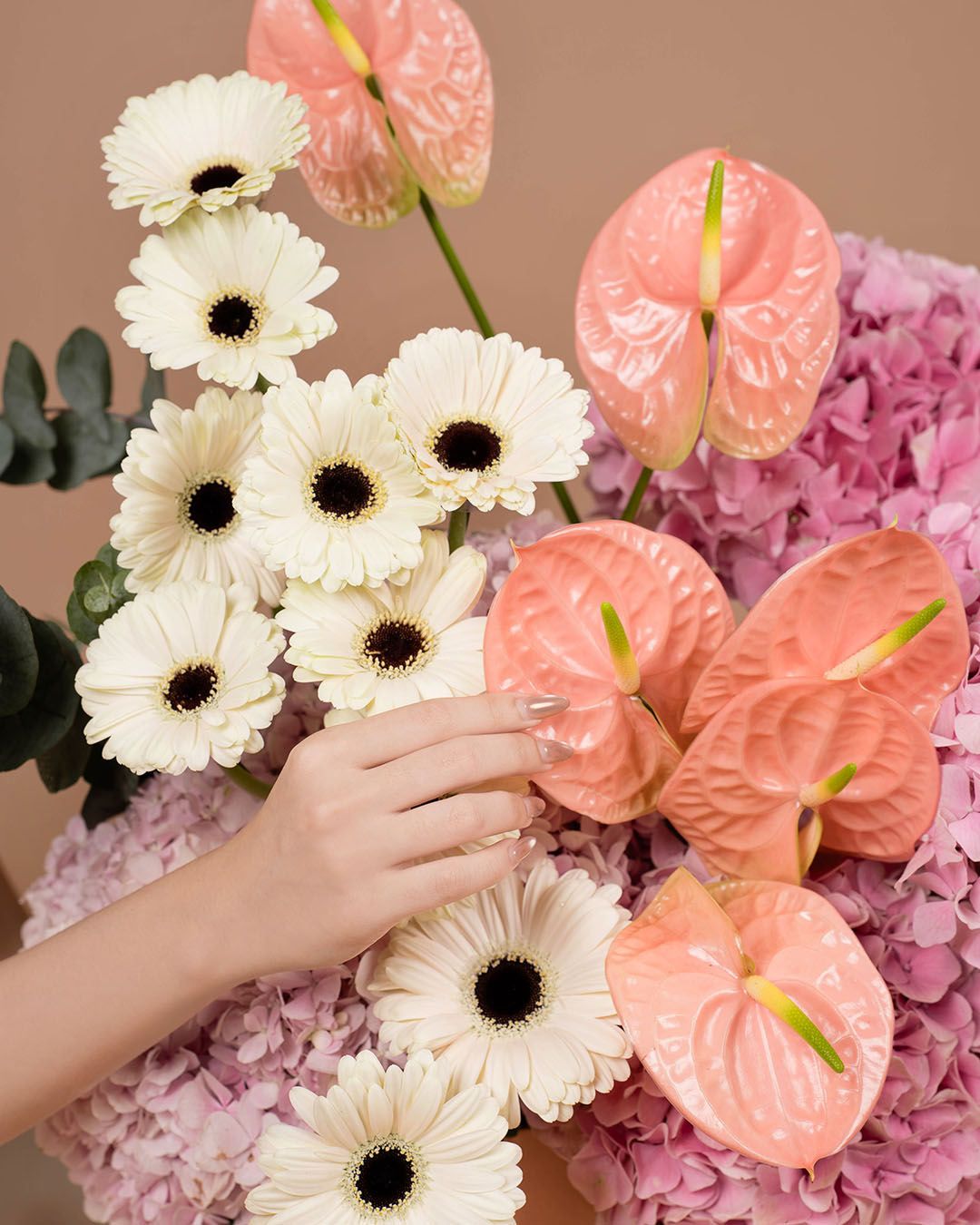 bloomthis-hat-box-luxe-aegean-pink-hydrangea-flower-box-1080x1350-04
