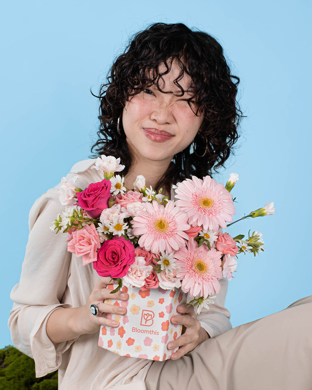 bloomthis-hat-box-spring-whimsy-zandra-pink-gerbera-flower-box-1080x1350-04
