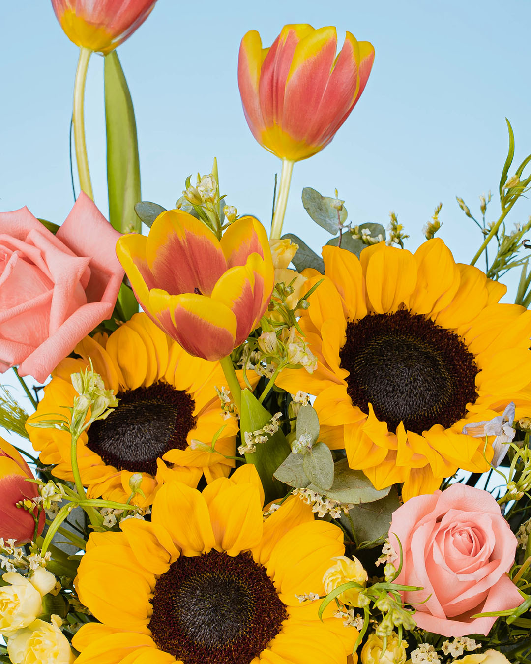 bloomthis-hat-box-spring-whimsy-zia-yellow-sunflower-flower-box-1080x1350-05