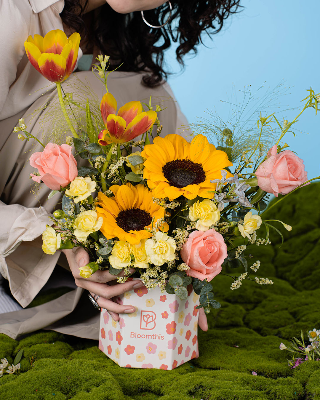 bloomthis-hat-box-spring-whimsy-zia-yellow-sunflower-flower-box-1080x1350-07